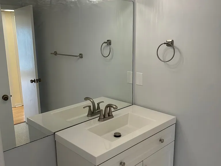 515 Basswood Ave #B27 — Photo 14