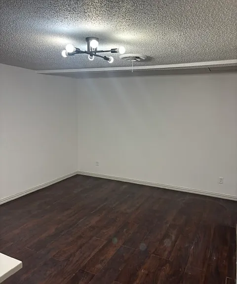 1709 E Bankhead Dr — Photo 1