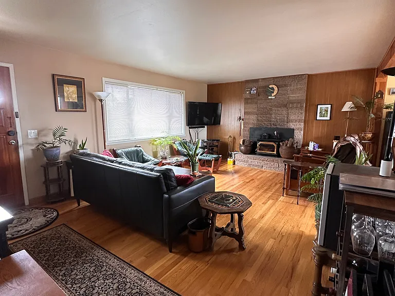 1124 Sunny Hill Ct — Photo 3