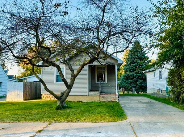 608 Royal Dr, Jackson, MI 49202