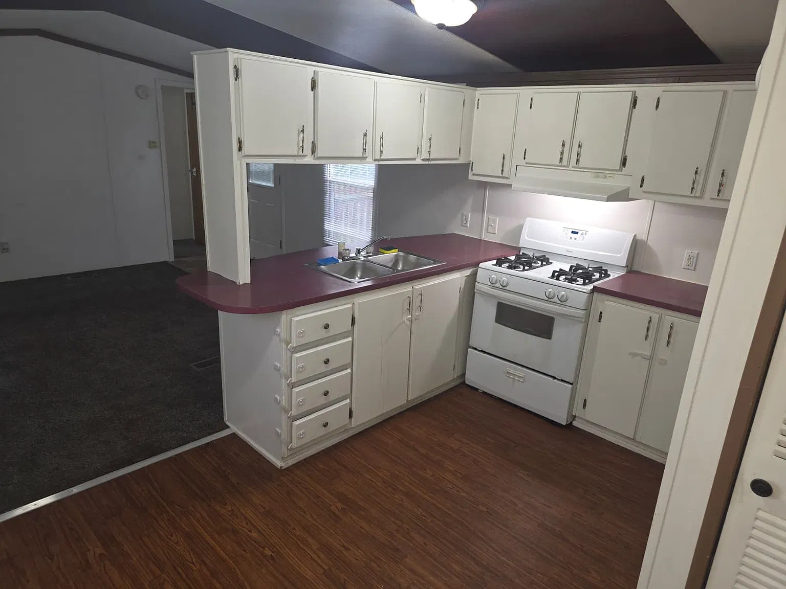 2 bed, $900 — Photo 1
