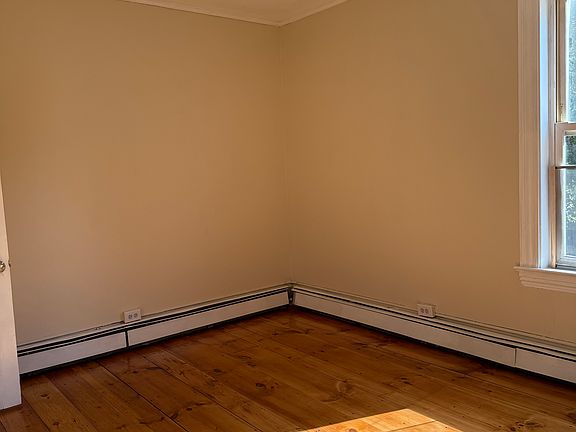 4th image of 46 Dunn St #3