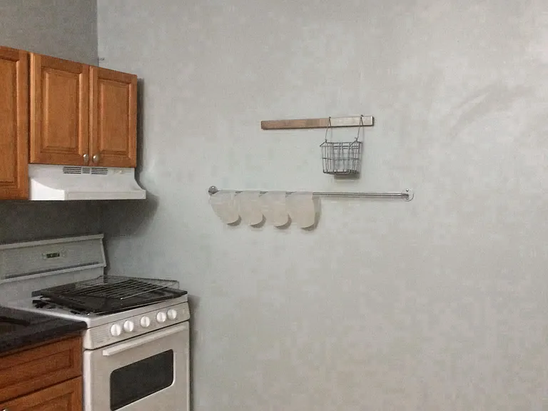 1939 Spring Garden St #1R — Photo 6