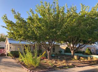 1015 Vista Grande Dr NW, Albuquerque, NM 87105