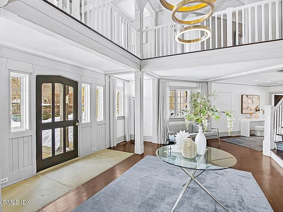 4th image of 164 Round Hill Rd