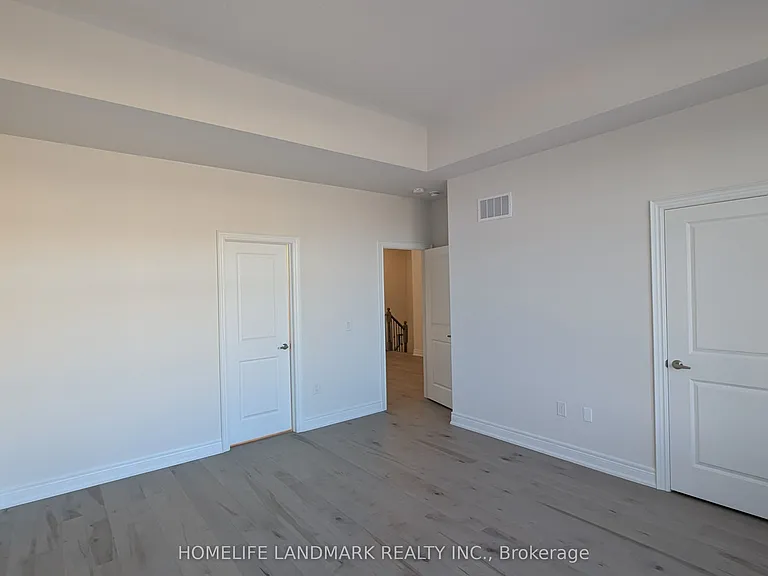 2868 Shortreed Gdns — Photo 23
