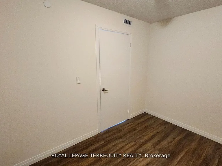 2152 Lawrence Ave E #1207 — Photo 7