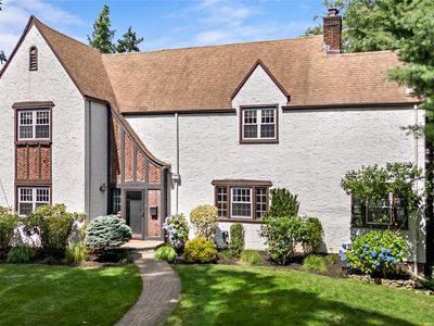 203 Knollwood Avenue, Mamaroneck, NY, 10543