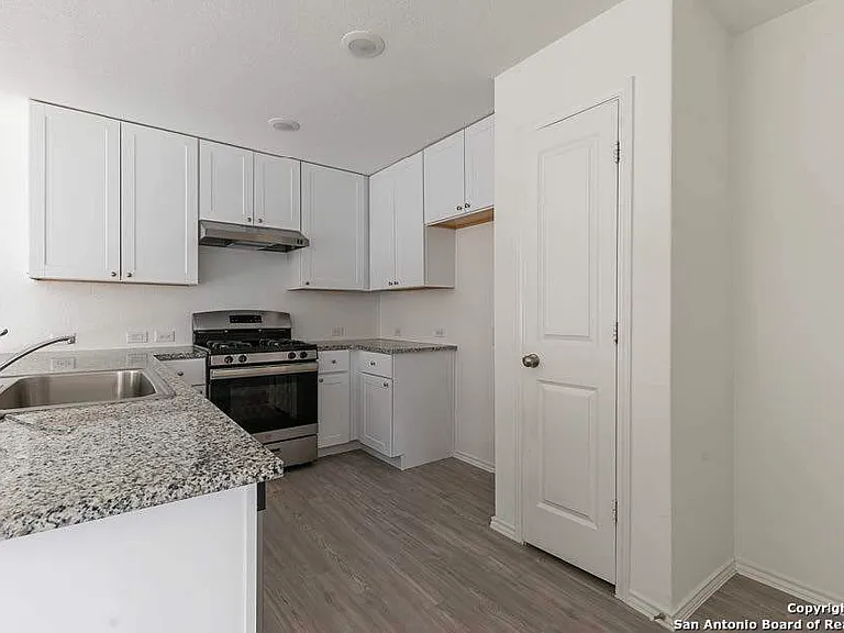 14907 Greenfield Ml — Photo 9