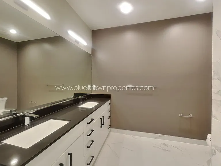 1625 Hickory St #105 — Photo 9
