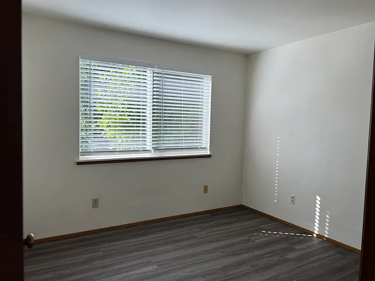 4550 7th Ave NE #301 — Photo 7