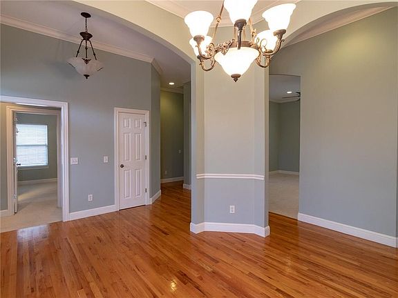 5th image of 4305 W Braymore Dr