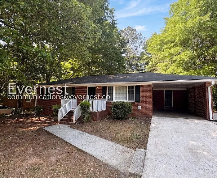 539 Green St — Photo 2
