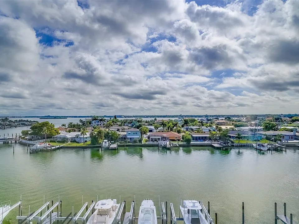 415 Island Way #505