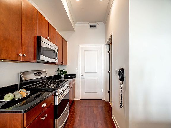 5th image of 1135 Shelby St APT 2808