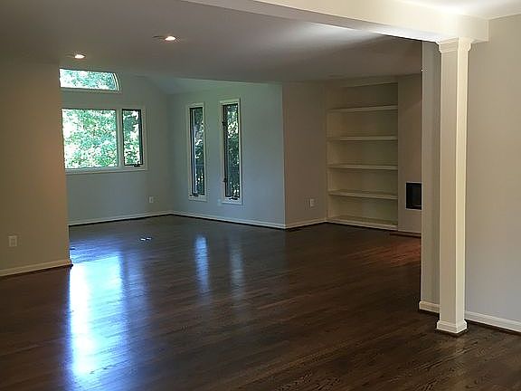 Dining area/living room