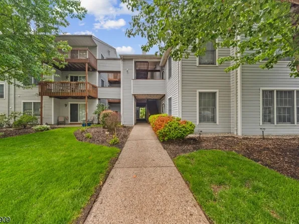 10 Stonyridge Dr, Lincoln Park Boro, NJ 07035