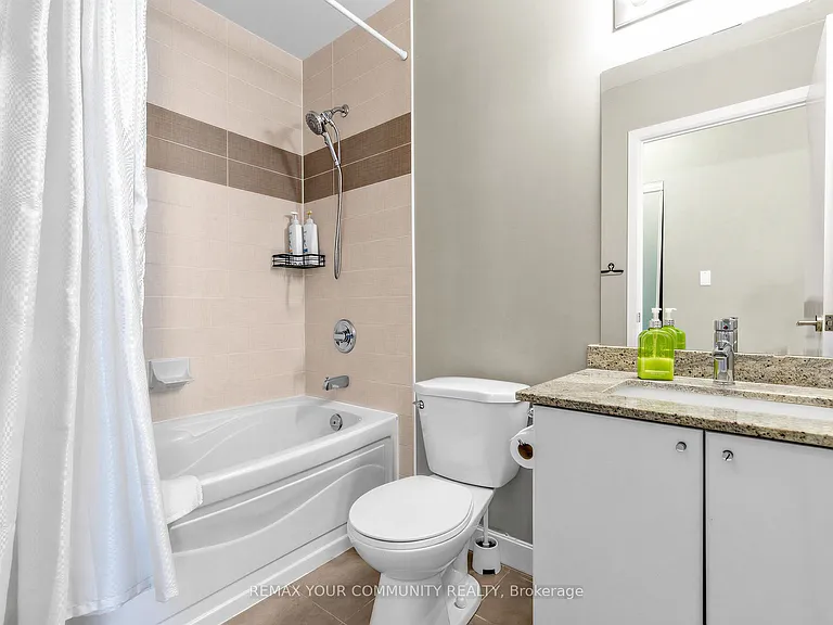 18 Harbour St #202 — Photo 16