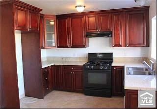 3rd image of 195 Briarwood