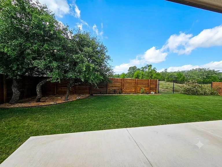 17005 Sanglier Dr — Photo 20