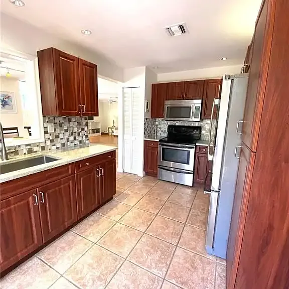 5705 Fox Hollow Dr — Photo 9