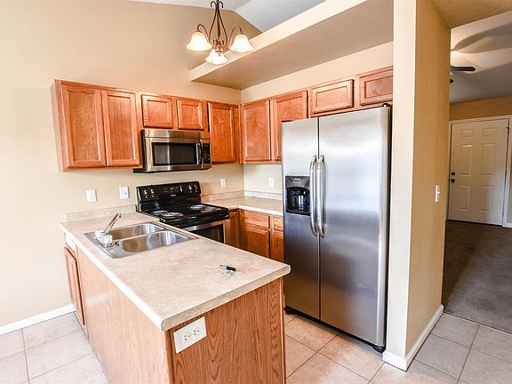 4th image of 344 Donna Dr