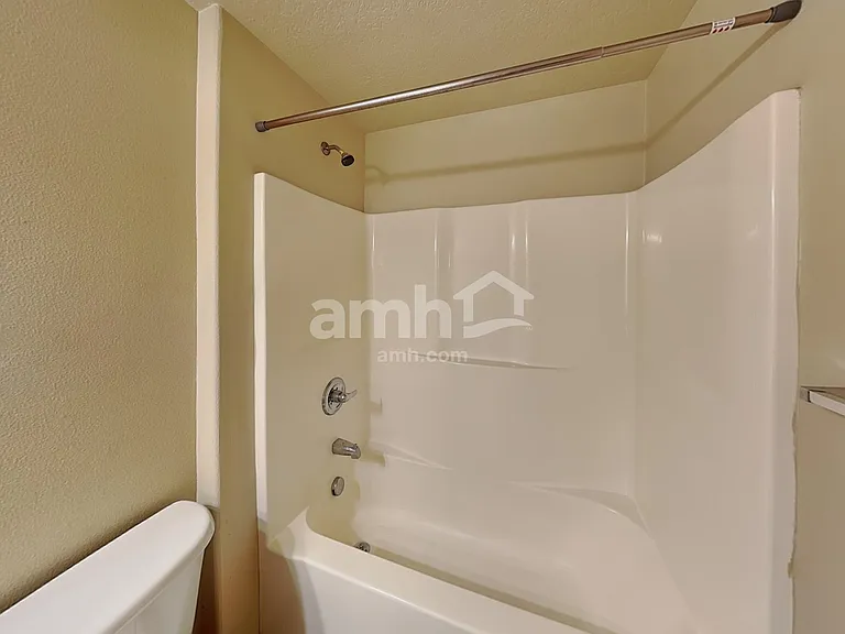 467 Whitney Dr — Photo 16