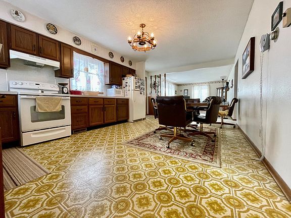 5th image of 16156 Ulrich Ave