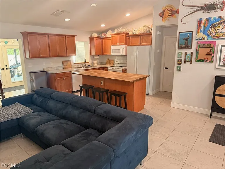 3195 Mayflower Ter — Photo 3