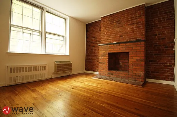 Rented by Wave Real Estate Group | media 6