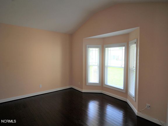 4th image of 4001 Hillard Ln