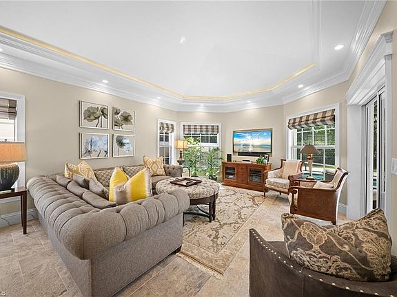 3rd image of 392 Carlton PL #3