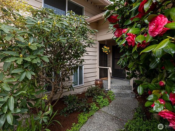 3rd image of 929 Blue Heron Avenue NE #3