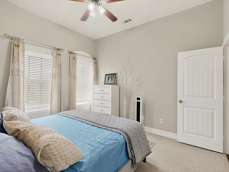 Fifth Bedroom - Upstairs