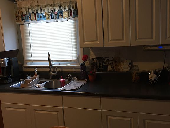 3rd image of 820 Eva Ave