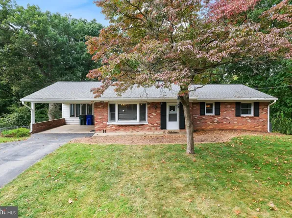 25512 Jarl Dr, Gaithersburg, MD 20882