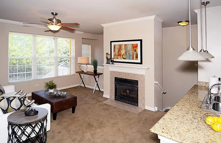 Glenmuir of Naperville Apartments — Photo 14