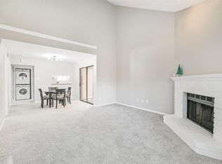 3130 Walnut Bend Ln APT 406, Houston, TX 77042