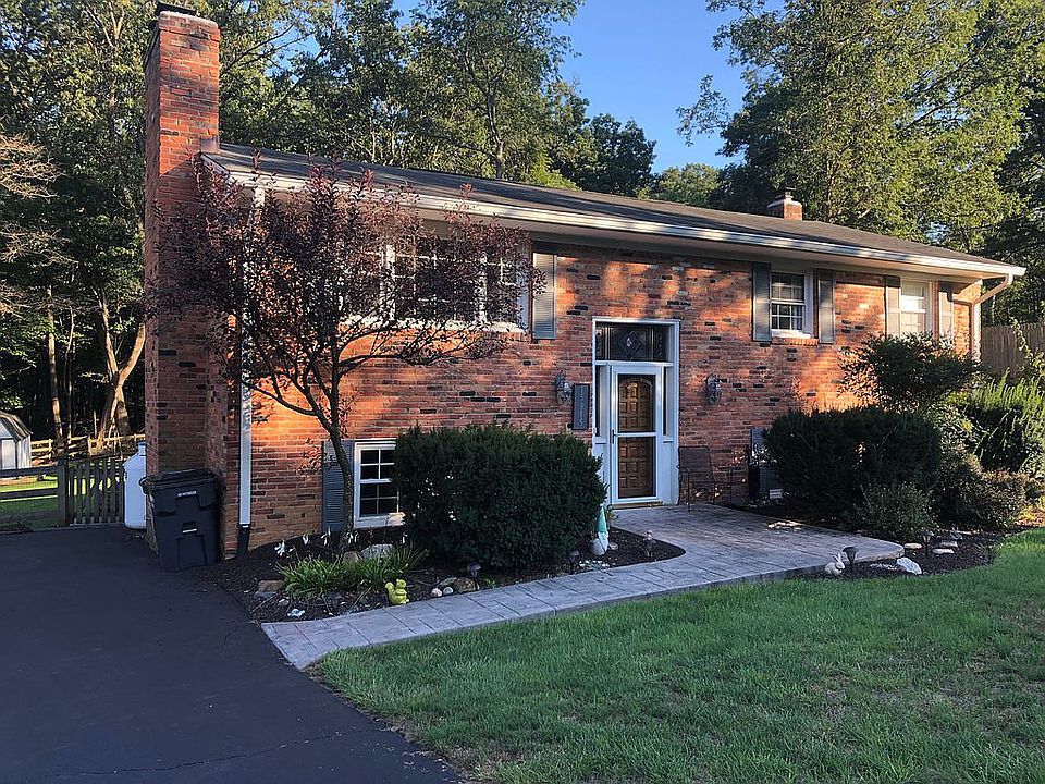 1st image of 15915 Smithey Dr