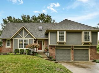 7951 Acuff Ln, Lenexa, KS 66215