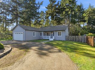 1120 Lakeshore Dr, Coos Bay, OR 97420