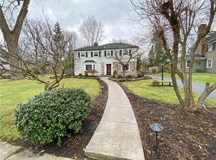 127 Shoreham Dr, Rochester, NY 14618
