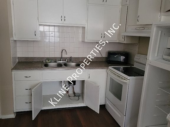 3rd image of 2826 S Pennsylvania St #B14