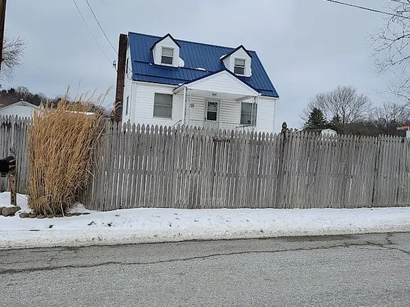 709 Brinkerton Rd, Greensburg, PA 15601