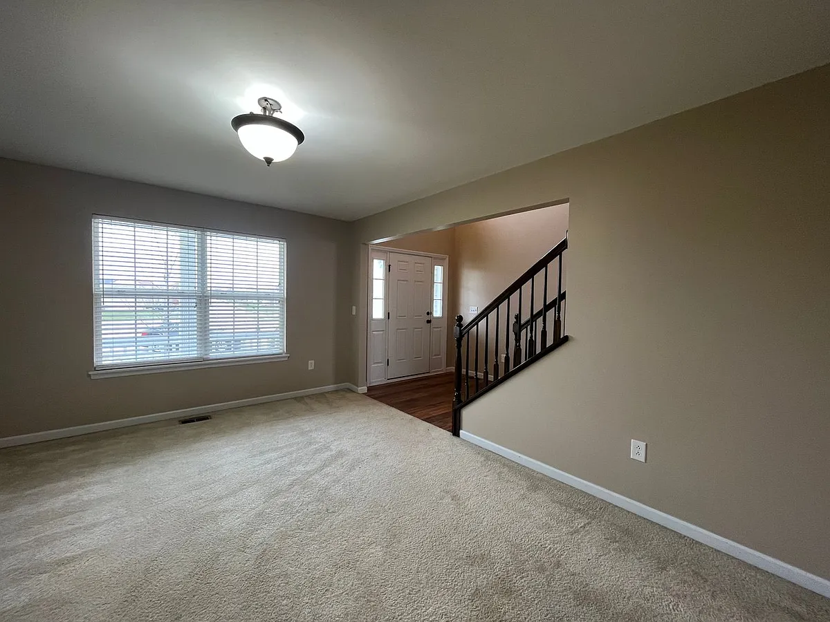 Building Photo - 761 Willow Spring Hill Dr