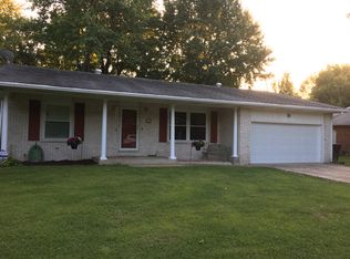 33 Indian Dr, Wood River, IL 62095
