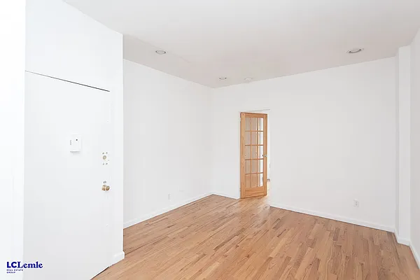 Rented by LC Lemle Real Estate Group | media 11