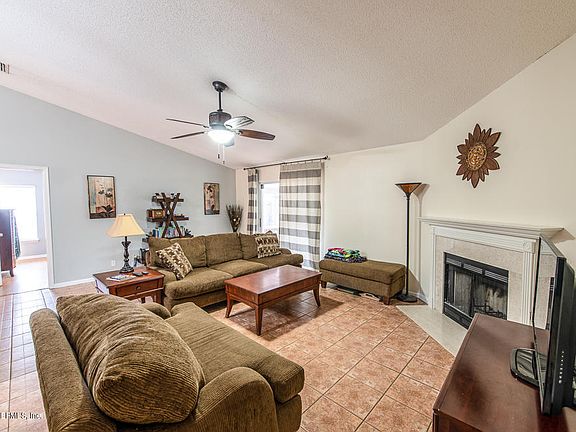 5th image of 1709 Chandelier Cir E