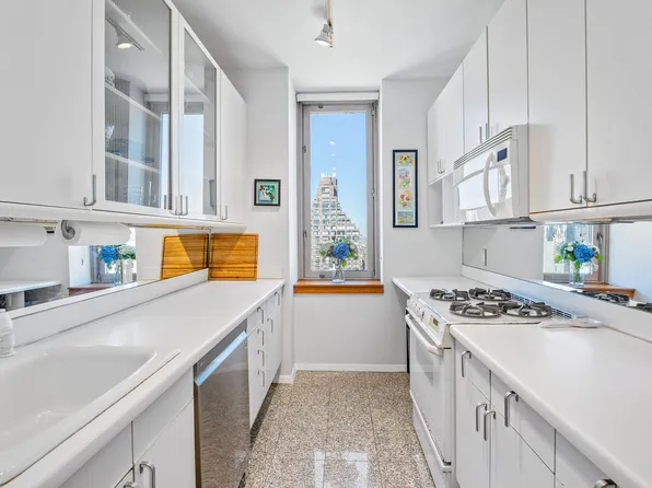 524 East 72nd Street image 7 of 20