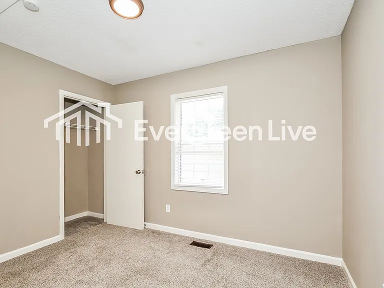 707 Grand St — Photo 12